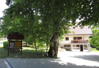 House Nenad has Balcony rooms