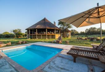 LookOut Safari Lodge allows 18 year olds to book a room