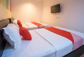 OYO 90281 Hotel Taj seksyen 13 allows 18 year olds to book a room