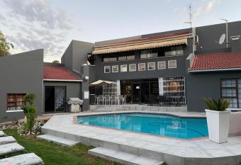 Marion Lodge has Balcony rooms