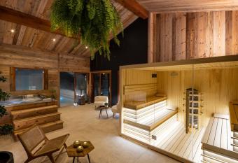 H  tel et Spa Le Vermont has Balcony rooms