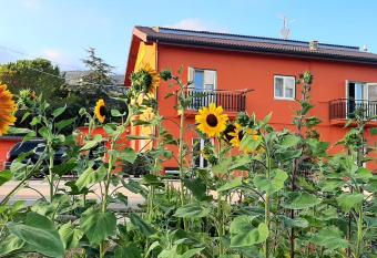 Sotto Li Foj has Balcony rooms