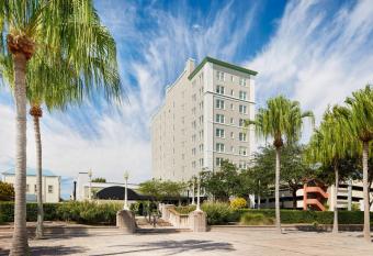 The Terrace Hotel Lakeland, Tapestry Collection by Hilton has Balcony rooms
