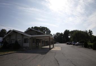 Scottish Inns Albany has Smoking rooms