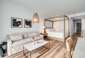 Boulan South Beach has Balcony rooms