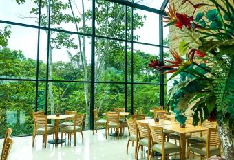 Summit Rainforest Golf Resort & All Inclusive allows 18 year olds to book a room