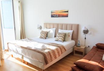 Soldouro Guesthouse has Balcony rooms