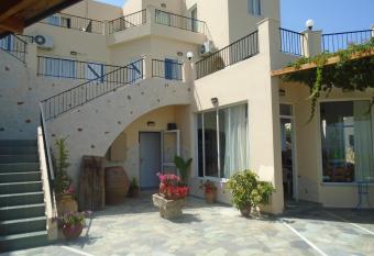 Irida has Balcony rooms