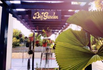 Big Garden Homestay has Balcony rooms