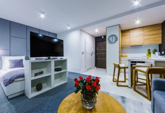 Zigzak Apartments Superior 9C allows 18 year olds to book a room