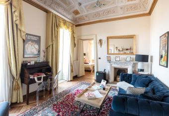 Villa Erre - Literary B&B allows 18 year olds to book a room
