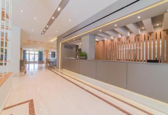 Hotel Palmyra allows 18 year olds to book a room