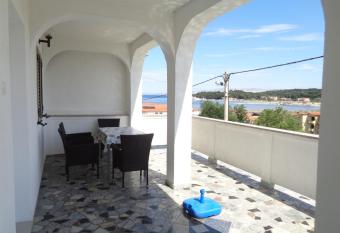 Guesthouse Lopar (824) has Balcony rooms