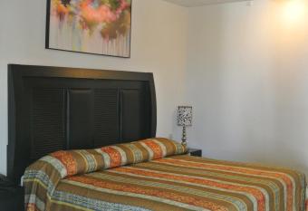 Parque Inn Hotel & Suites has Smoking/Balcony rooms