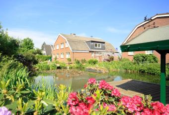 Hotel Maromme allows 18 year olds to book a room