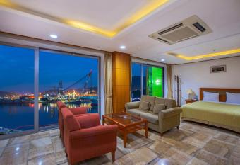 Geoje Island Hotel has Balcony rooms