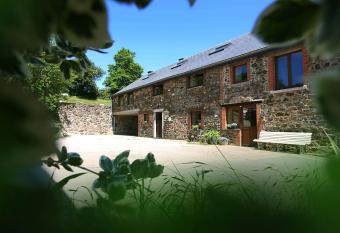 Ferme Hurlet has Balcony rooms