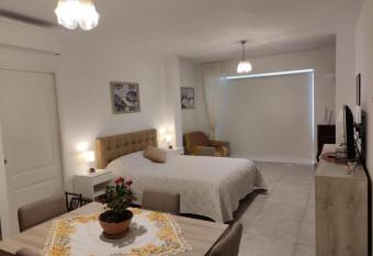 La Casa degli Ulivi allows 18 year olds to book a room