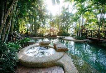 City Oasis Inn allows 18 year olds to book a room