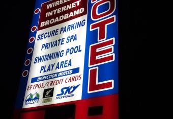 Redwood Lodge Motel has Balcony rooms