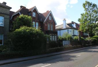 Acorn Lodge Guest House allows 18 year olds to book a room