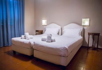 Bastimento allows 18 year olds to book a room