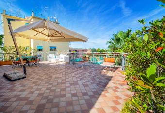 Hotel Michelangelo has Balcony rooms