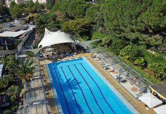 Hotel Mirasole International allows 18 year olds to book a room