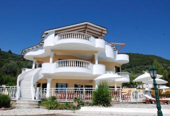 Villa Alex has Balcony rooms