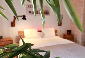 Une Nuit Ailleurs allows 18 year olds to book a room