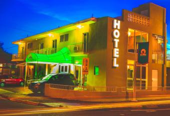 Villa Verde Inn has Balcony rooms