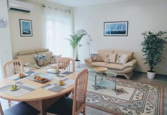 Apartment (B) 300 meters from Sanctuary of Fatima has Balcony rooms