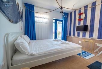 The Old Border has Balcony rooms