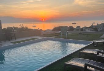 La Giraglia has Balcony rooms