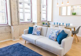 Pra  a 44 allows 18 year olds to book a room