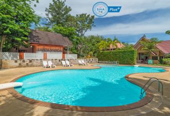 Lanta Manda Resort has Balcony rooms