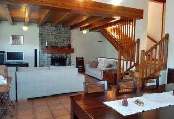 La Borda de Sort has Balcony rooms