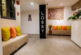 Lucky House Khaosan allows 18 year olds to book a room