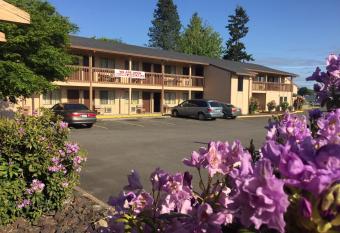 Centralia Inn has Balcony rooms
