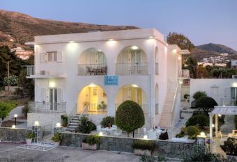 John s Rooms & Studios has Balcony rooms