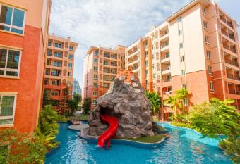 SEVEN SEAS CONDO RESORT BY Mr.M has Balcony rooms