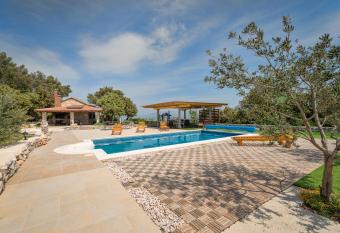 Vila Olimp has Balcony rooms