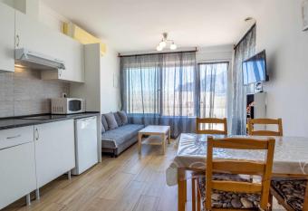 President 1 INFTOUR allows 18 year olds to book a room