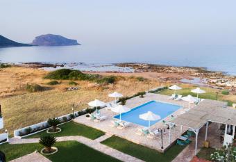 Venti Seaside Adult Hotel allows 18 year olds to book a room