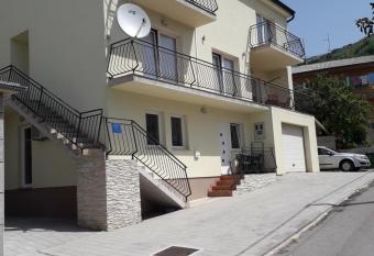 Apartmani Tomljenovi   has Balcony rooms