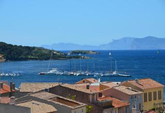Spacieux T2 vue mer panoramique Le Brusc has Balcony rooms