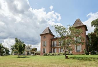 Castel Bois Marie has Balcony rooms