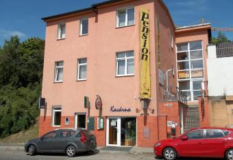 Pension Dobroucky allows 18 year olds to book a room