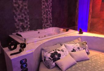 Assisi Luxury SPA Suite allows 18 year olds to book a room