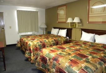 Guest Inn Rogers has Smoking rooms